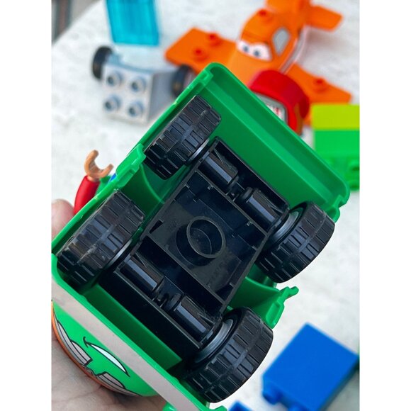 LEGO Duplo Mixed Lot 3 Lbs 2 Oz Bright Multicolor Blocks Figures Accessories - Picture 16 of 16